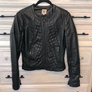 Women’s stylish black faux leather jacket Sz L